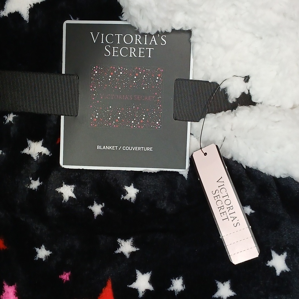 Victoria’s Secret Blanket Fashion Show Sherpa Star Blanket 🆕️ - Picture 5 of 12